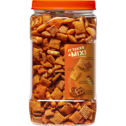 Chex Mix Cheddar Snack Mix, Salty Snacks Tub, 20 oz